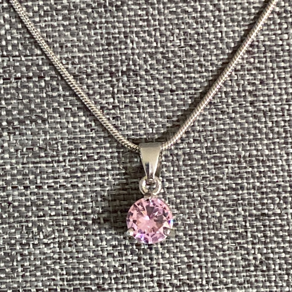 Elegant Silver Necklace with Pink Gemstone